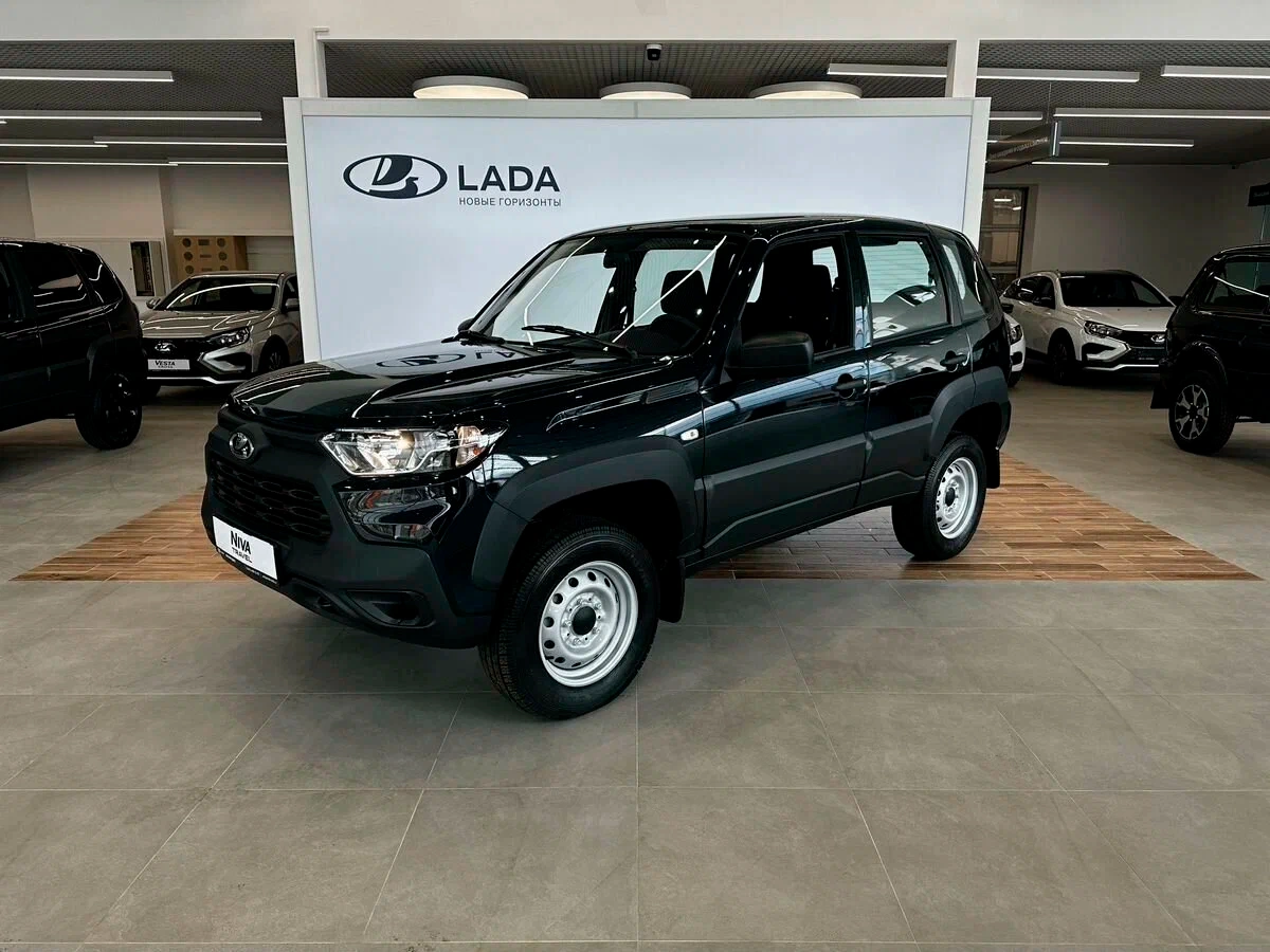 Lada Niva Travel